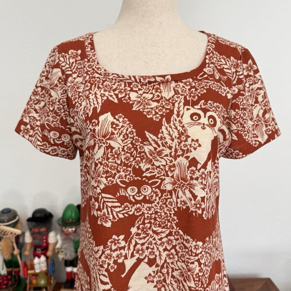 VTG 60's Kimo's Polynesian Shop Hawaiian T-Shirt Maxi Dress Floral Raccoons - Picture 2 of 7